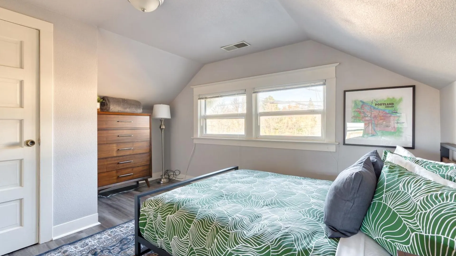Holiday home Stay Portland - Portland Multiunit, 99 Walk Score, Remote Workers United States